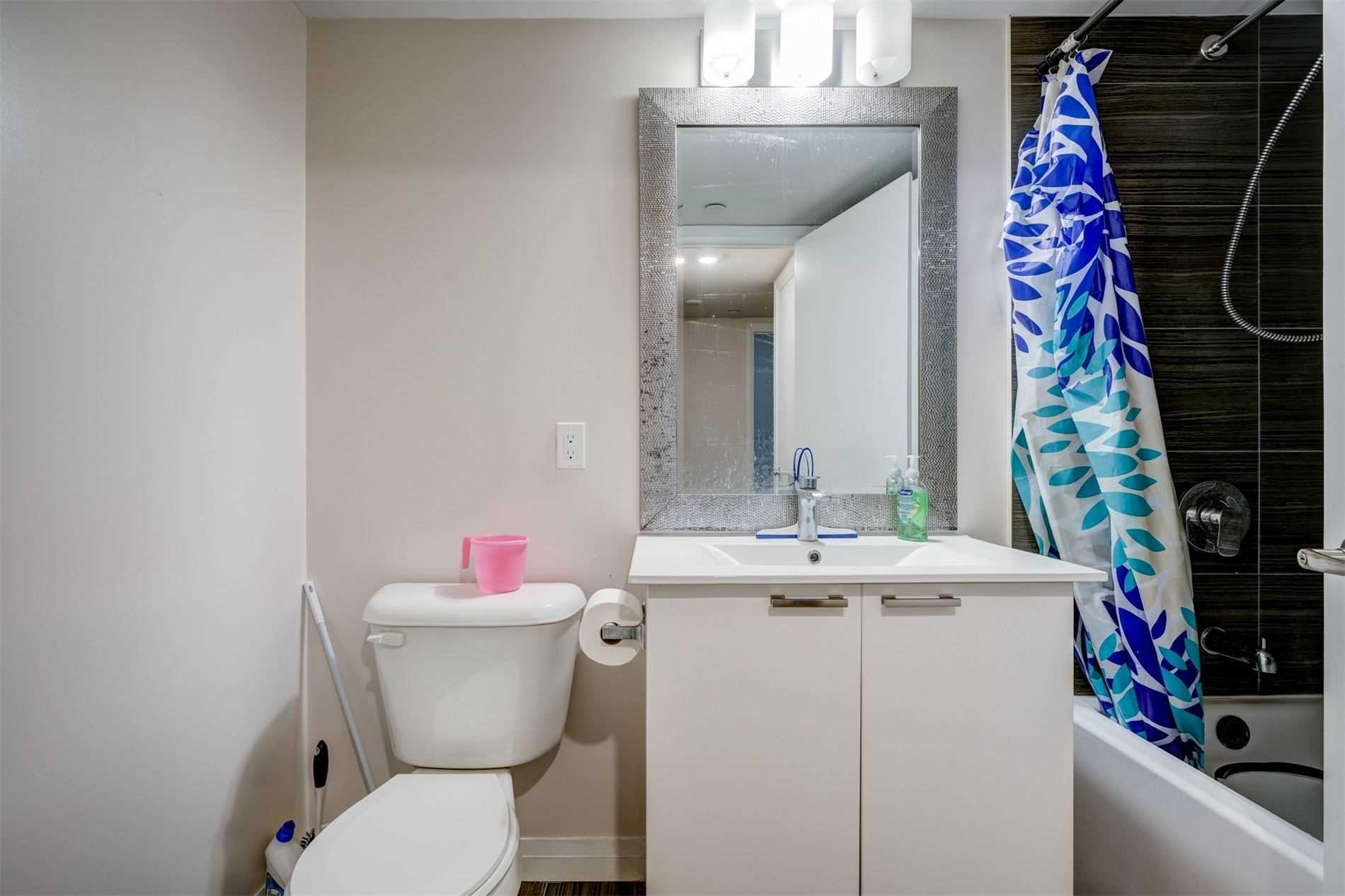 2152 Lawrence Ave E, #607