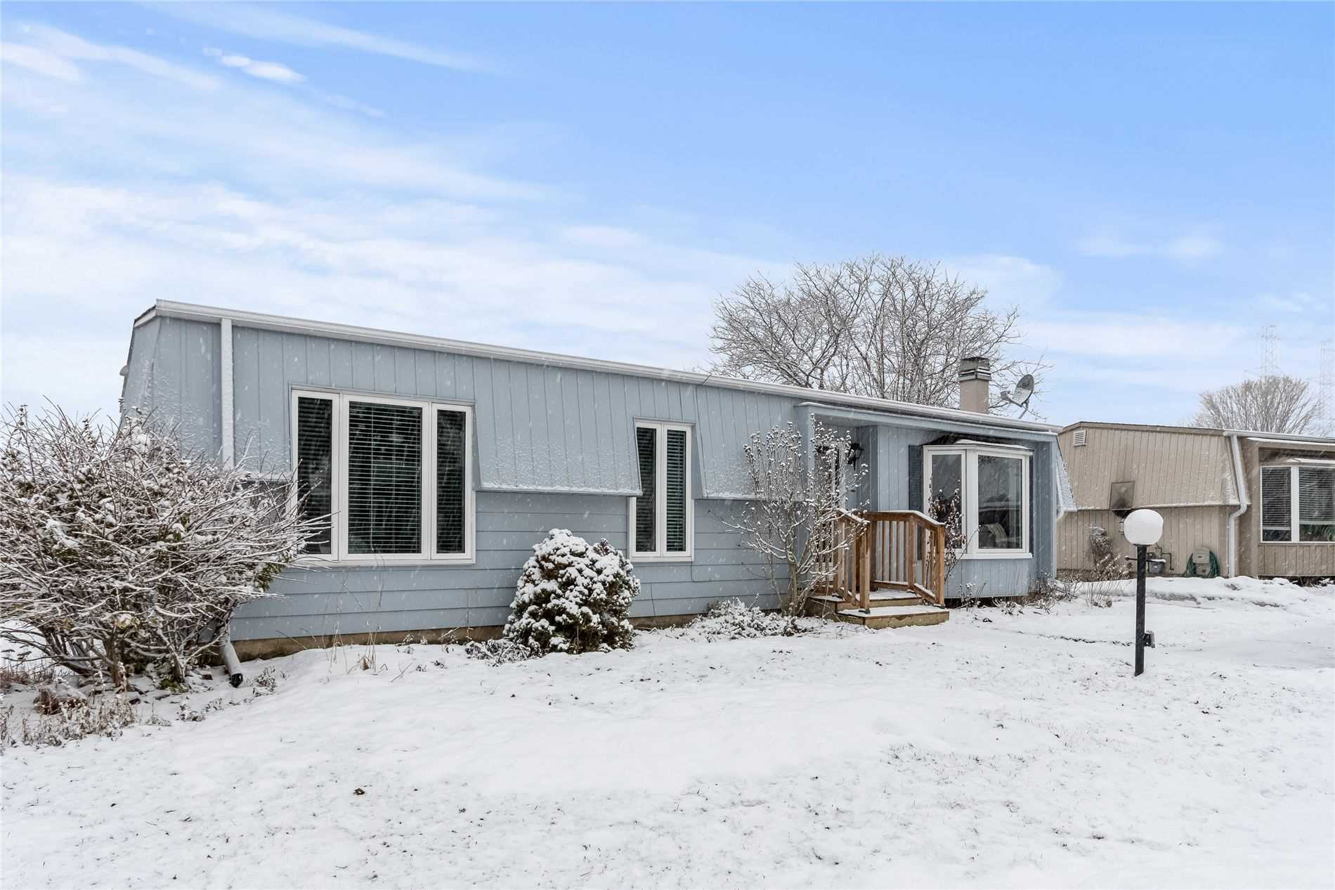 8 Kawartha Rd