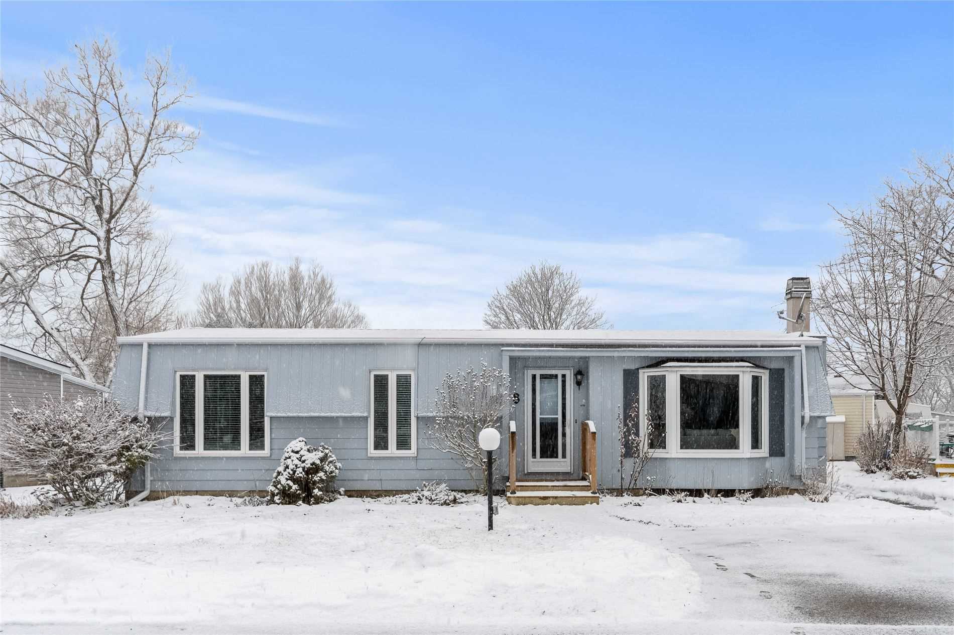 8 Kawartha Rd
