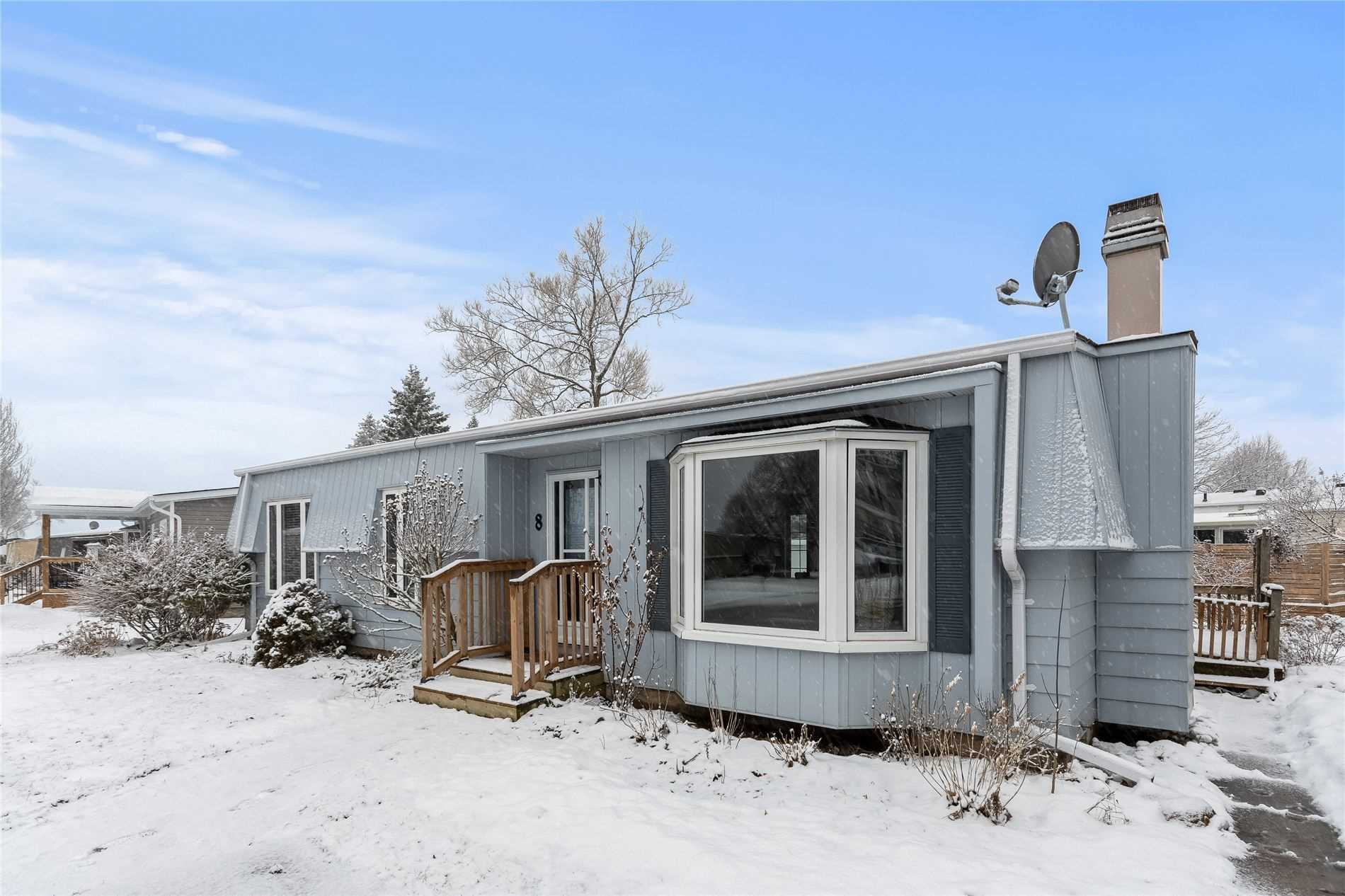8 Kawartha Rd