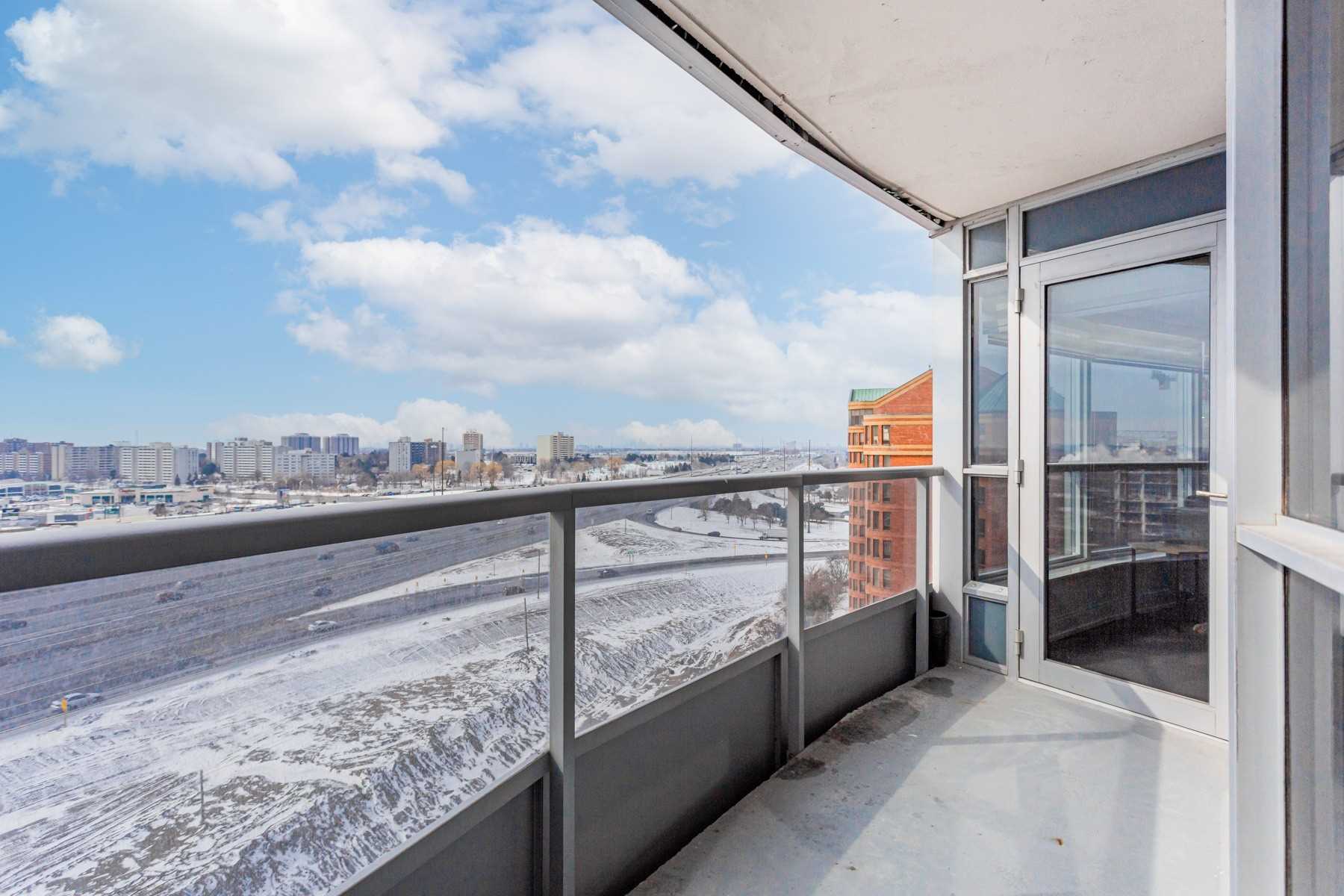 125 Village Green Sq, #1304
