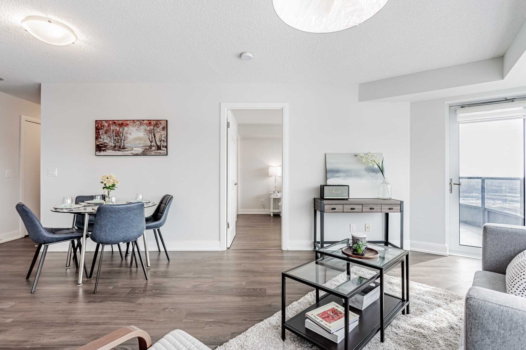 125 Village Green Sq, #1304