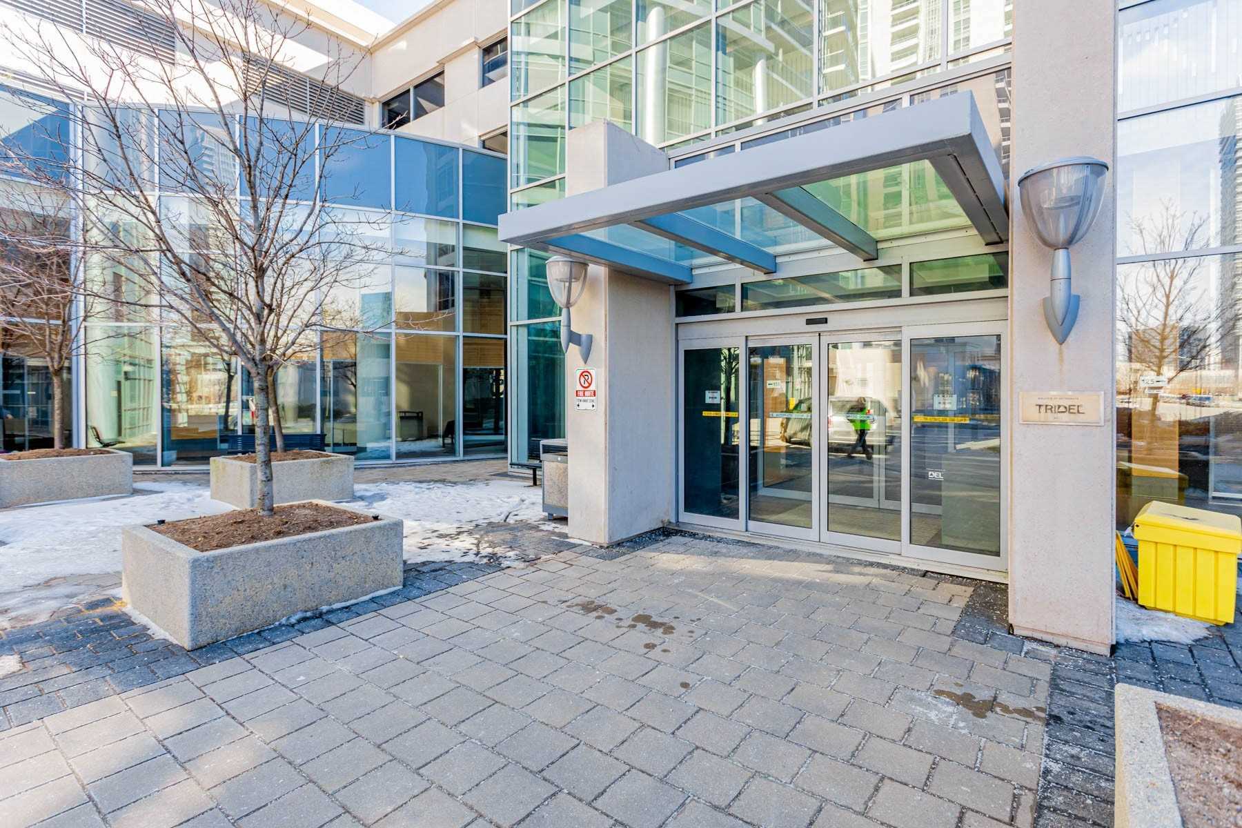 125 Village Green Sq, #1304