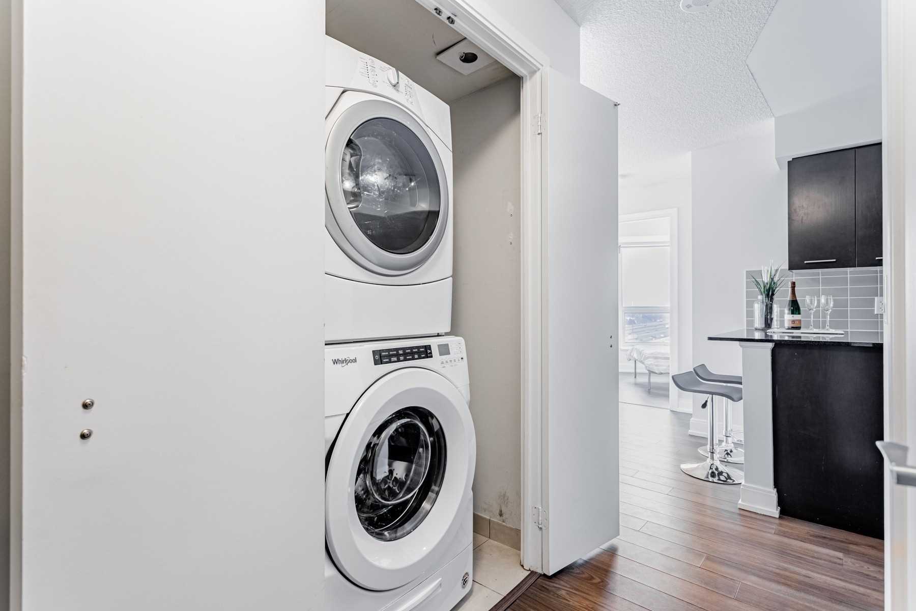 125 Village Green Sq, #1304