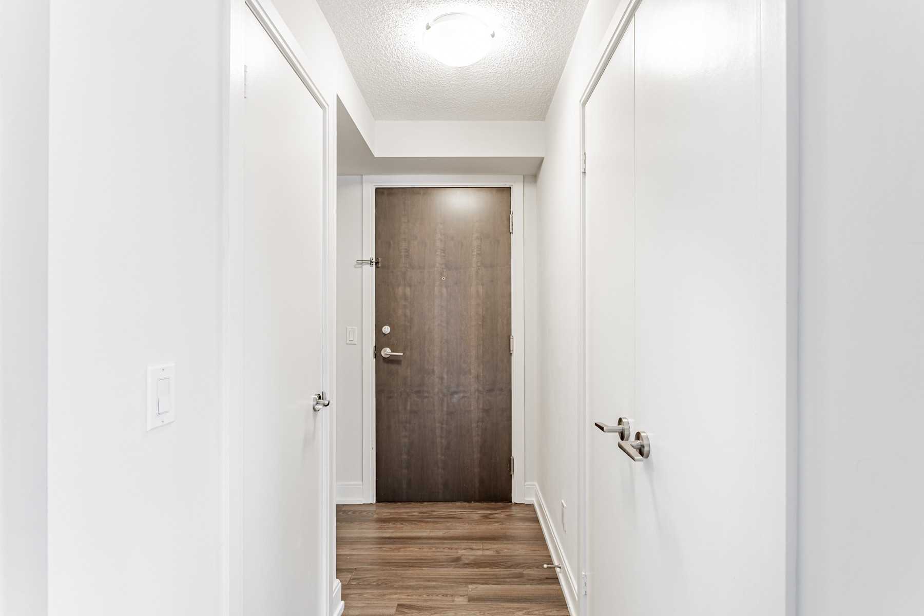 125 Village Green Sq, #1304