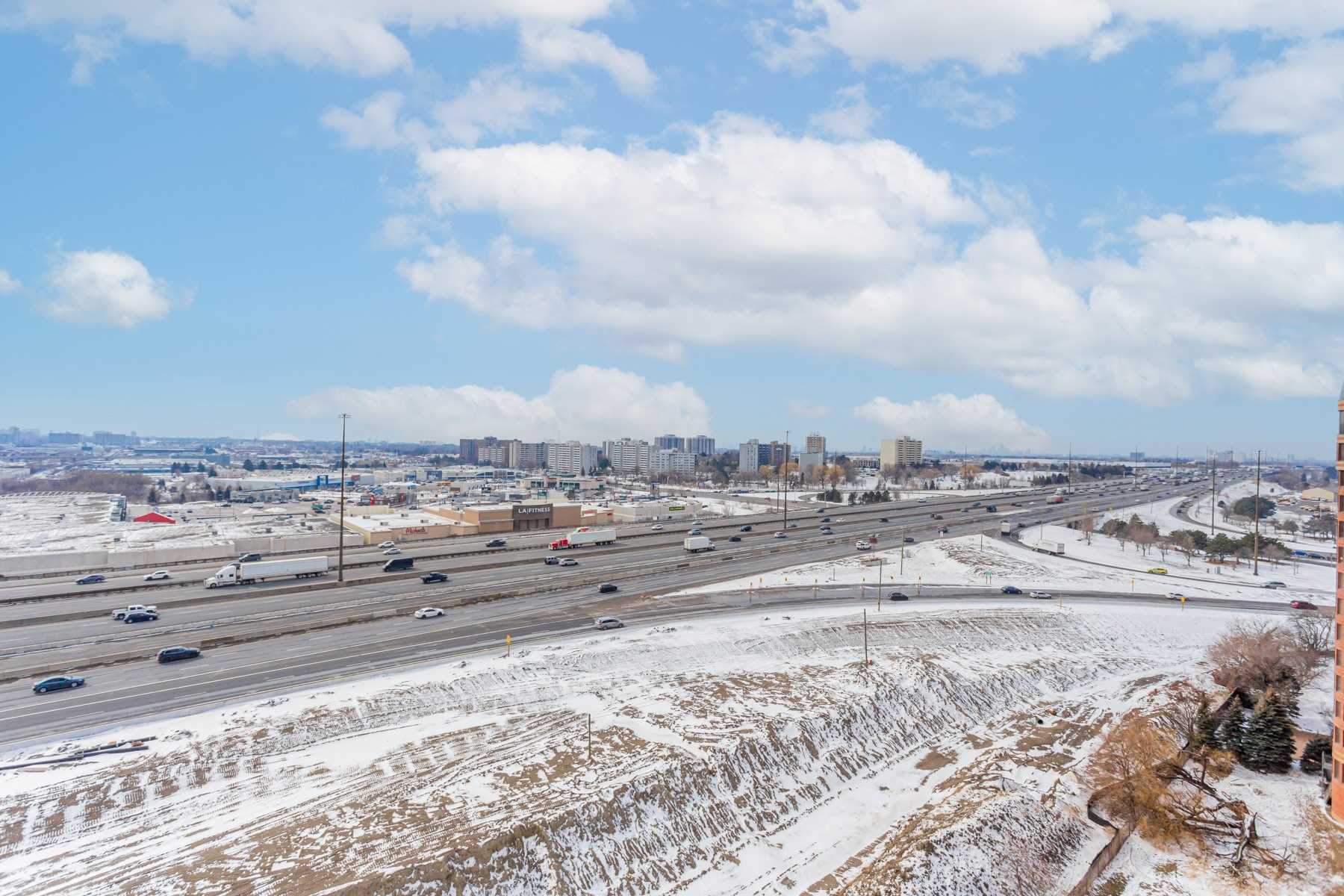 125 Village Green Sq, #1304