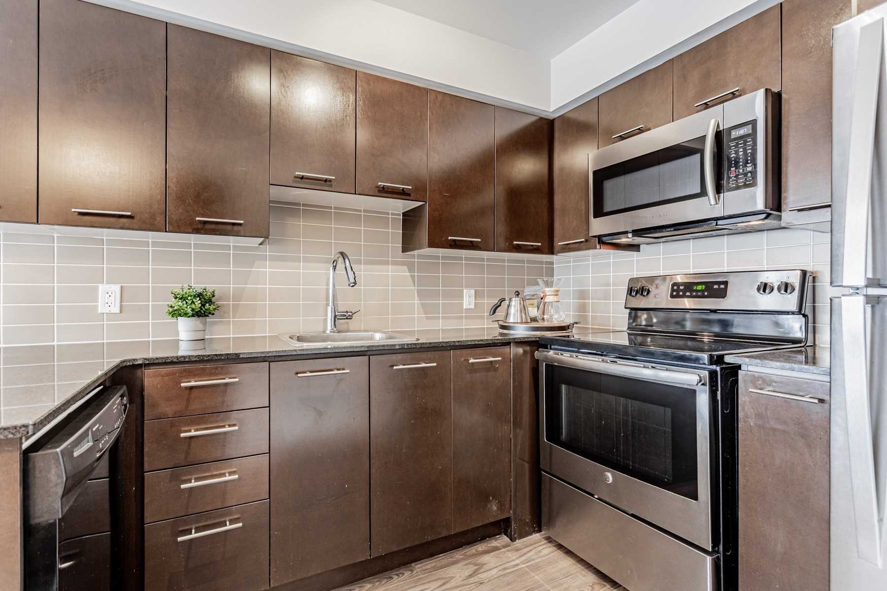 125 Village Green Sq, #1304