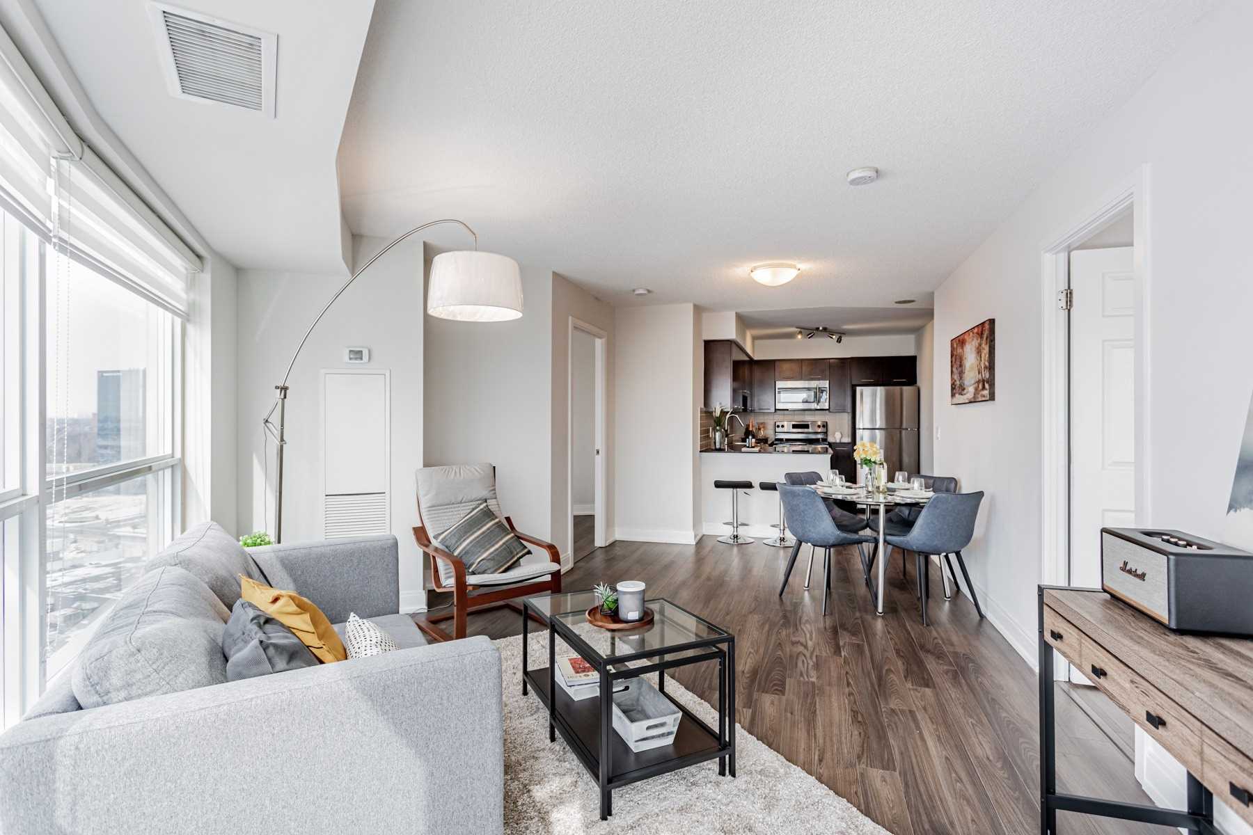 125 Village Green Sq, #1304