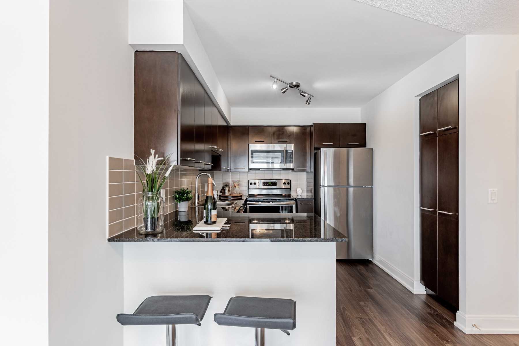 125 Village Green Sq, #1304