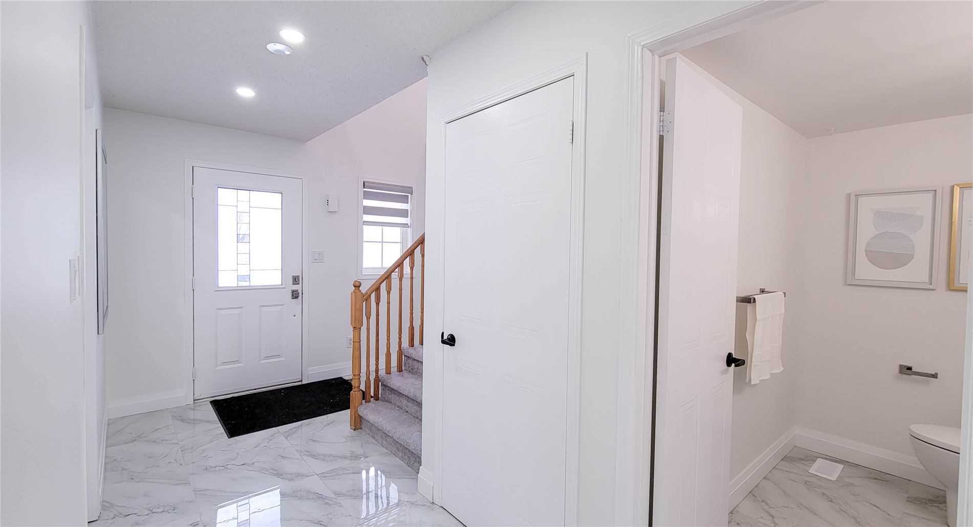 1657 Erindale Cres