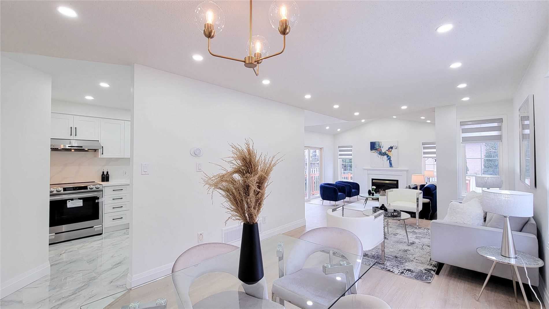 1657 Erindale Cres