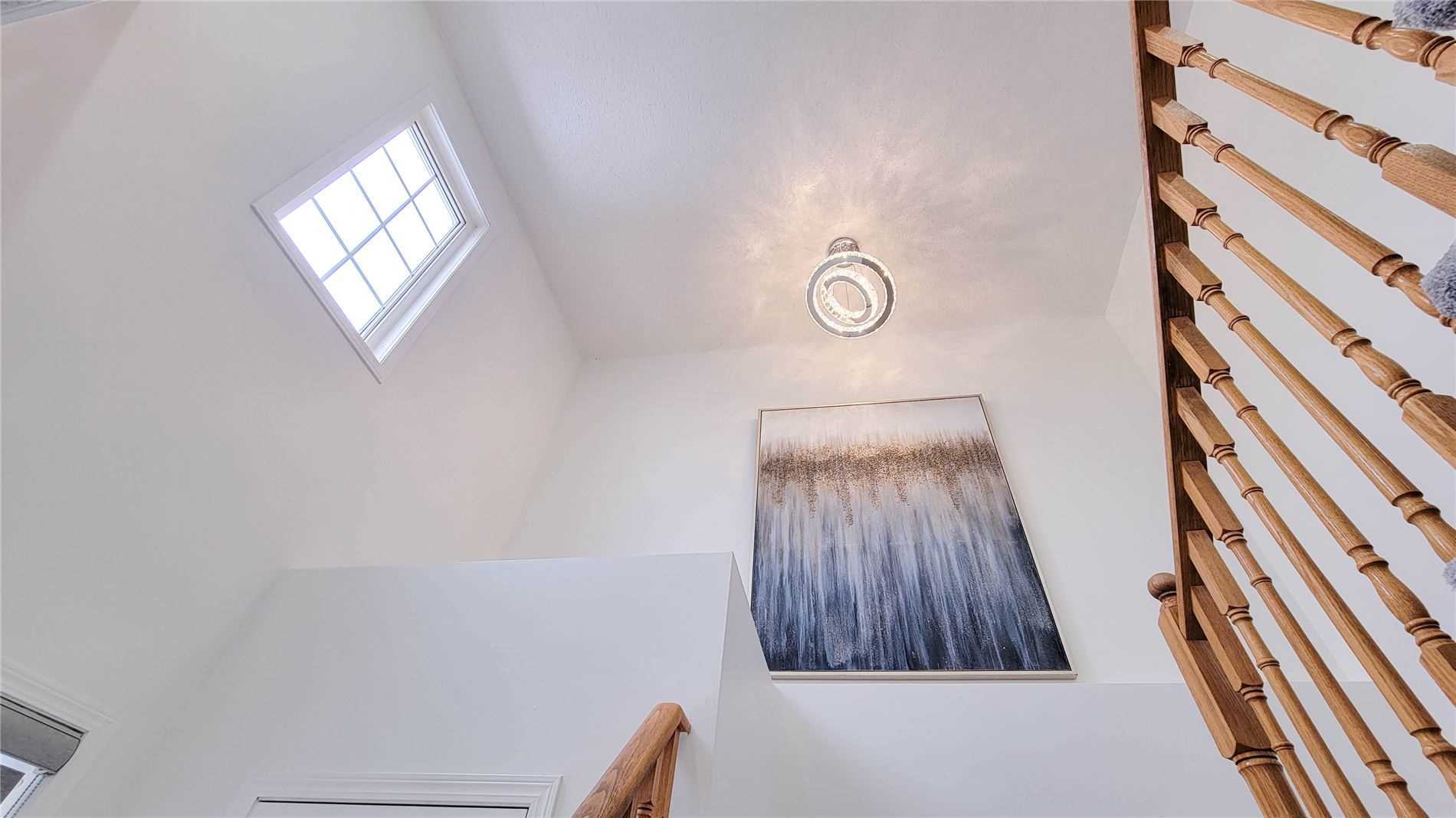 1657 Erindale Cres