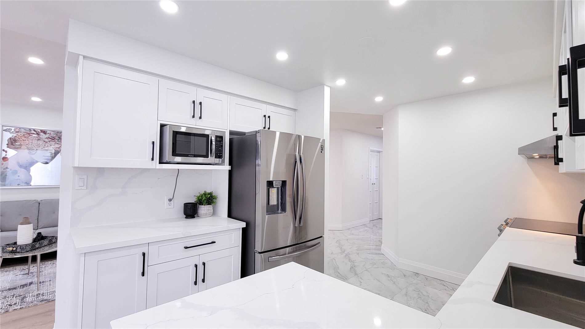 1657 Erindale Cres
