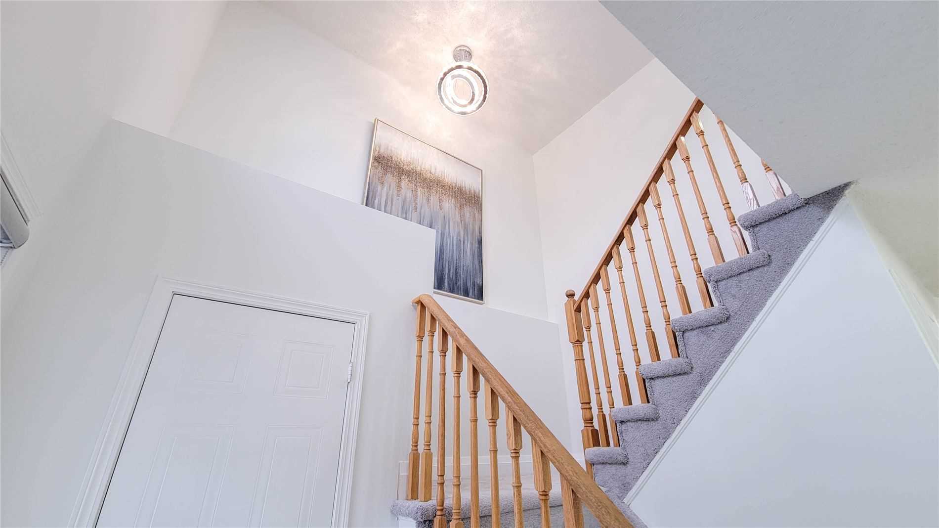 1657 Erindale Cres