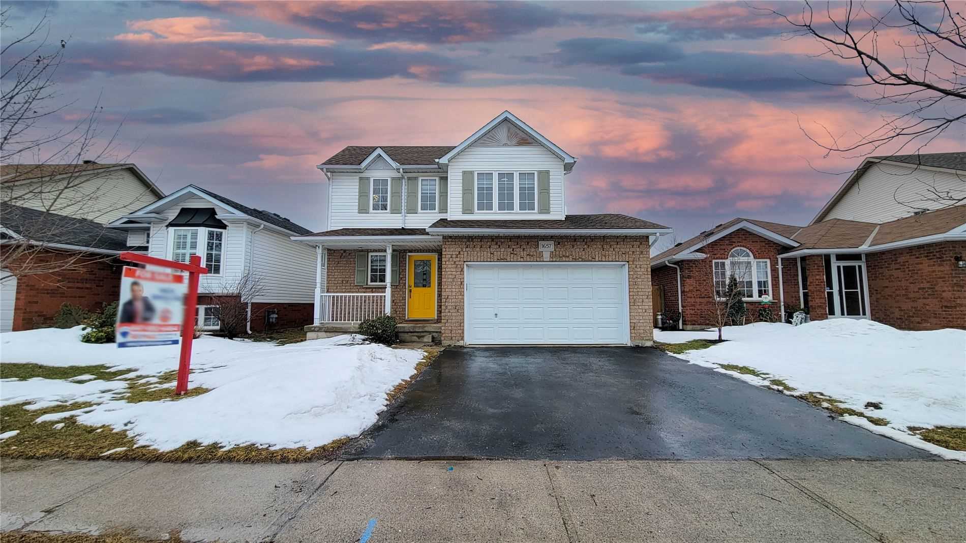 1657 Erindale Cres