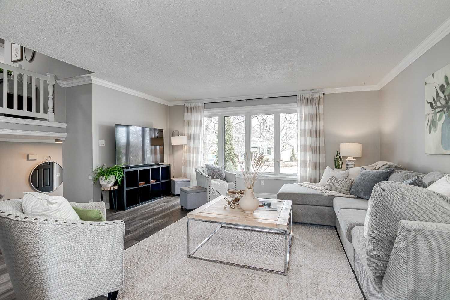 44 Deerpark Cres