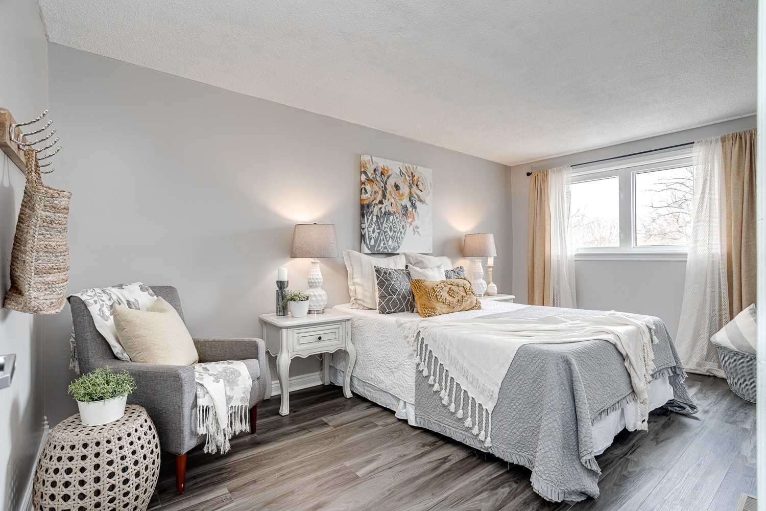 44 Deerpark Cres
