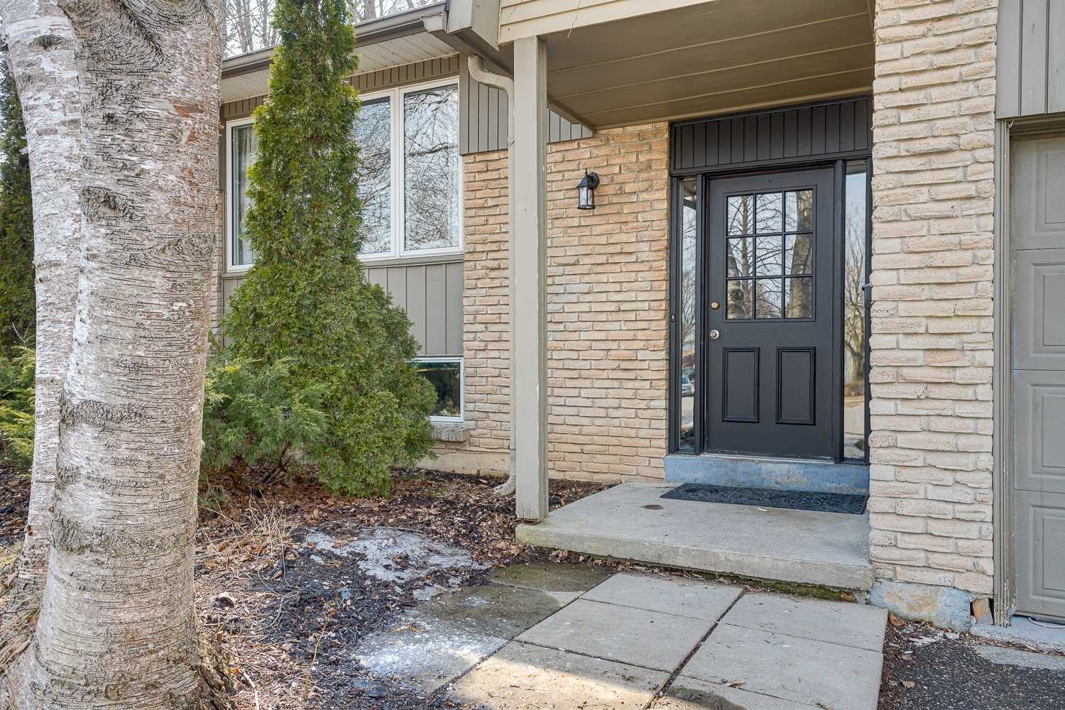 44 Deerpark Cres