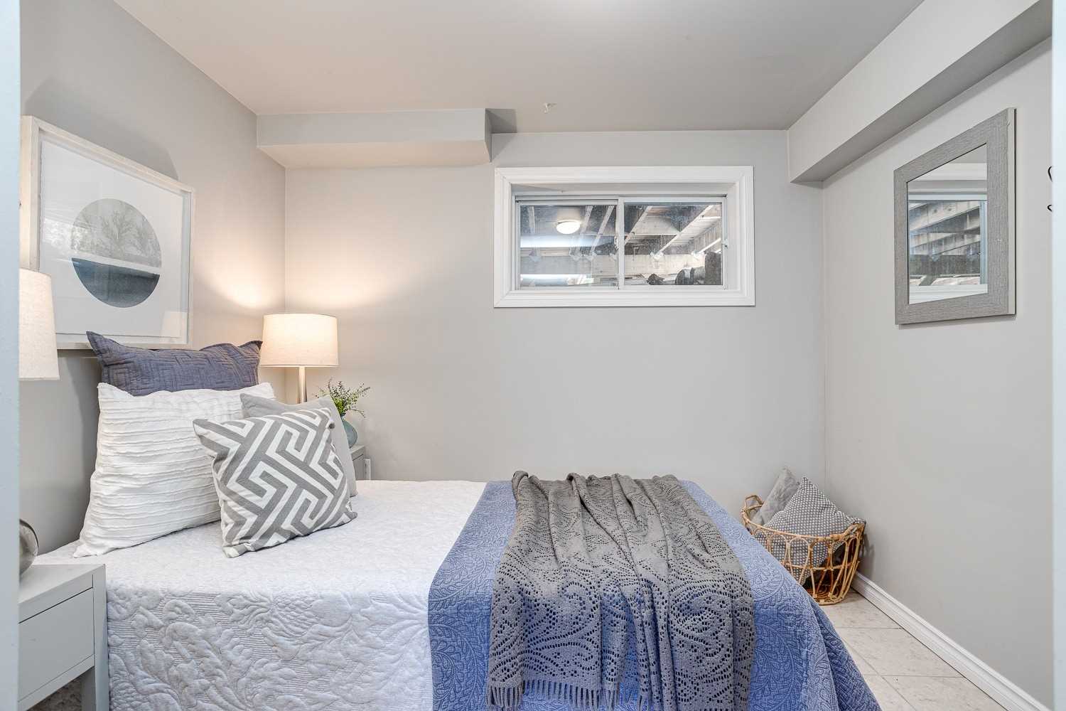 44 Deerpark Cres