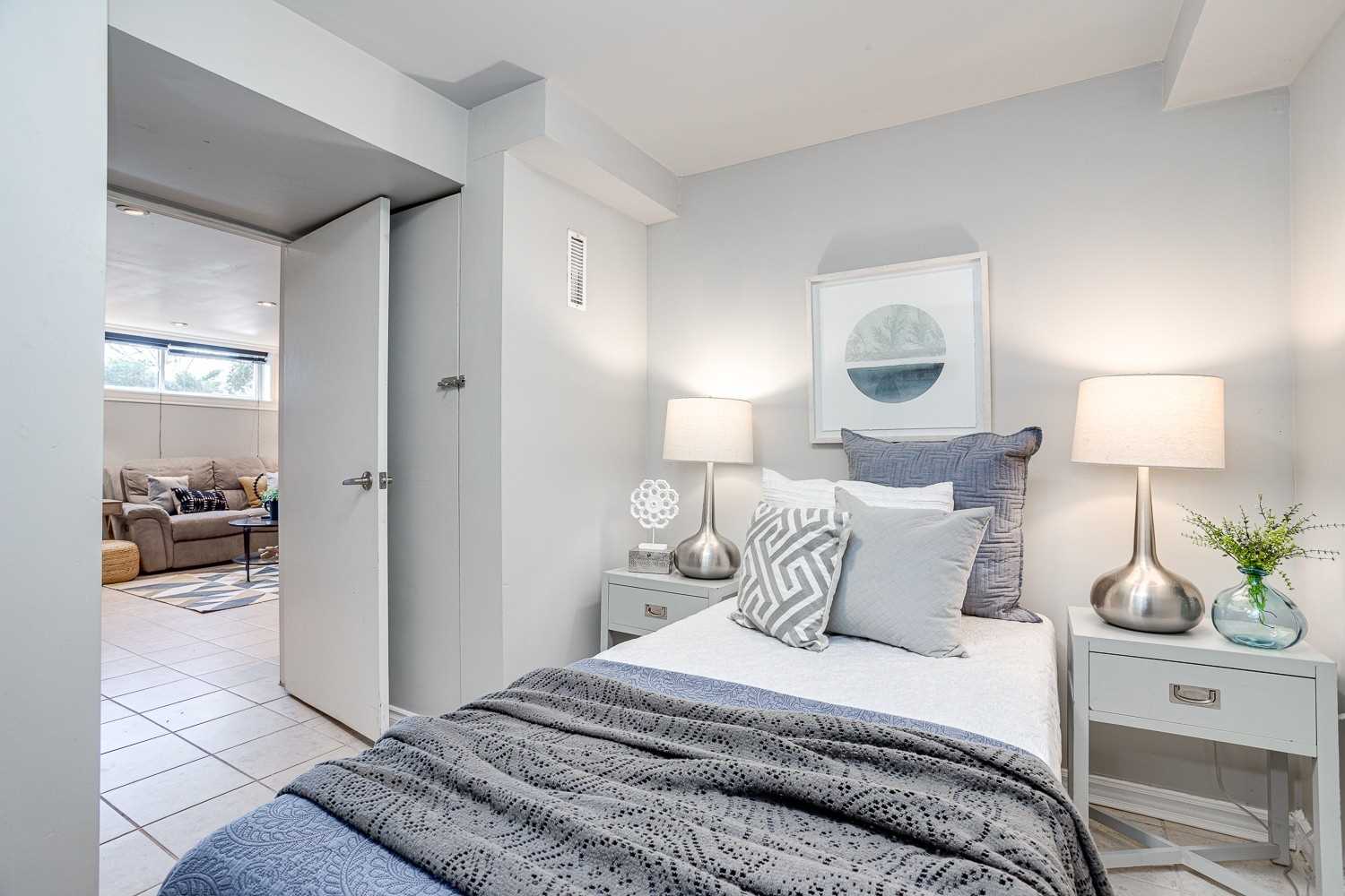 44 Deerpark Cres