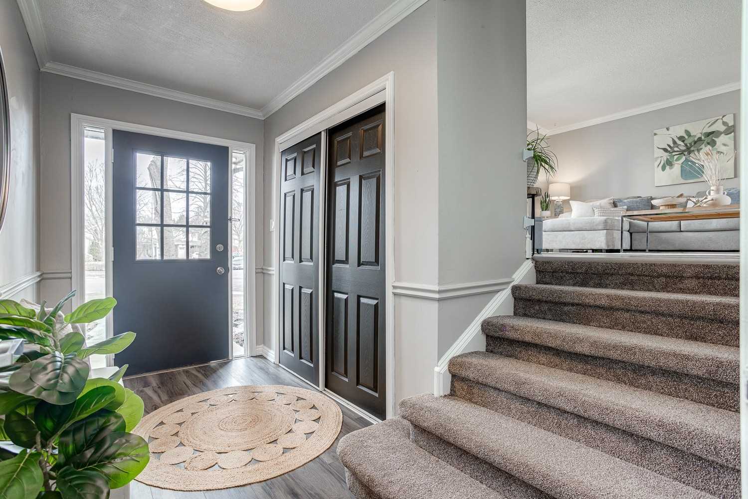 44 Deerpark Cres