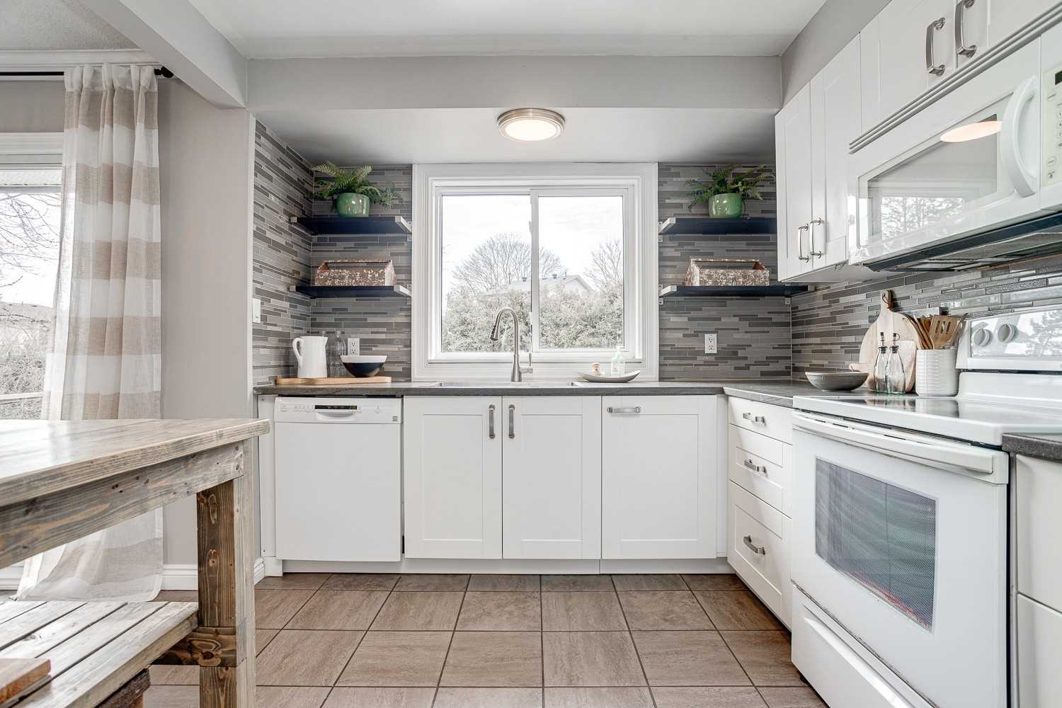 44 Deerpark Cres