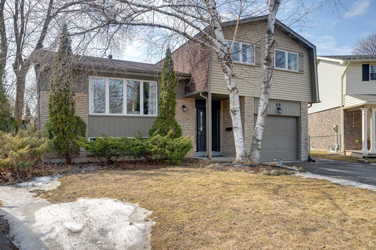 44 Deerpark Cres