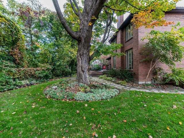 12 Stornoway Crt