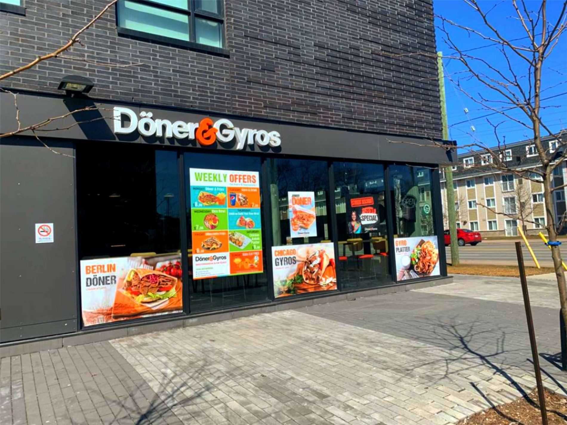 1800 Simcoe St N