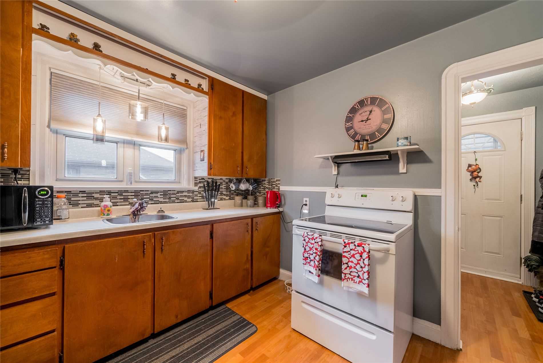 87 Cadillac Ave S