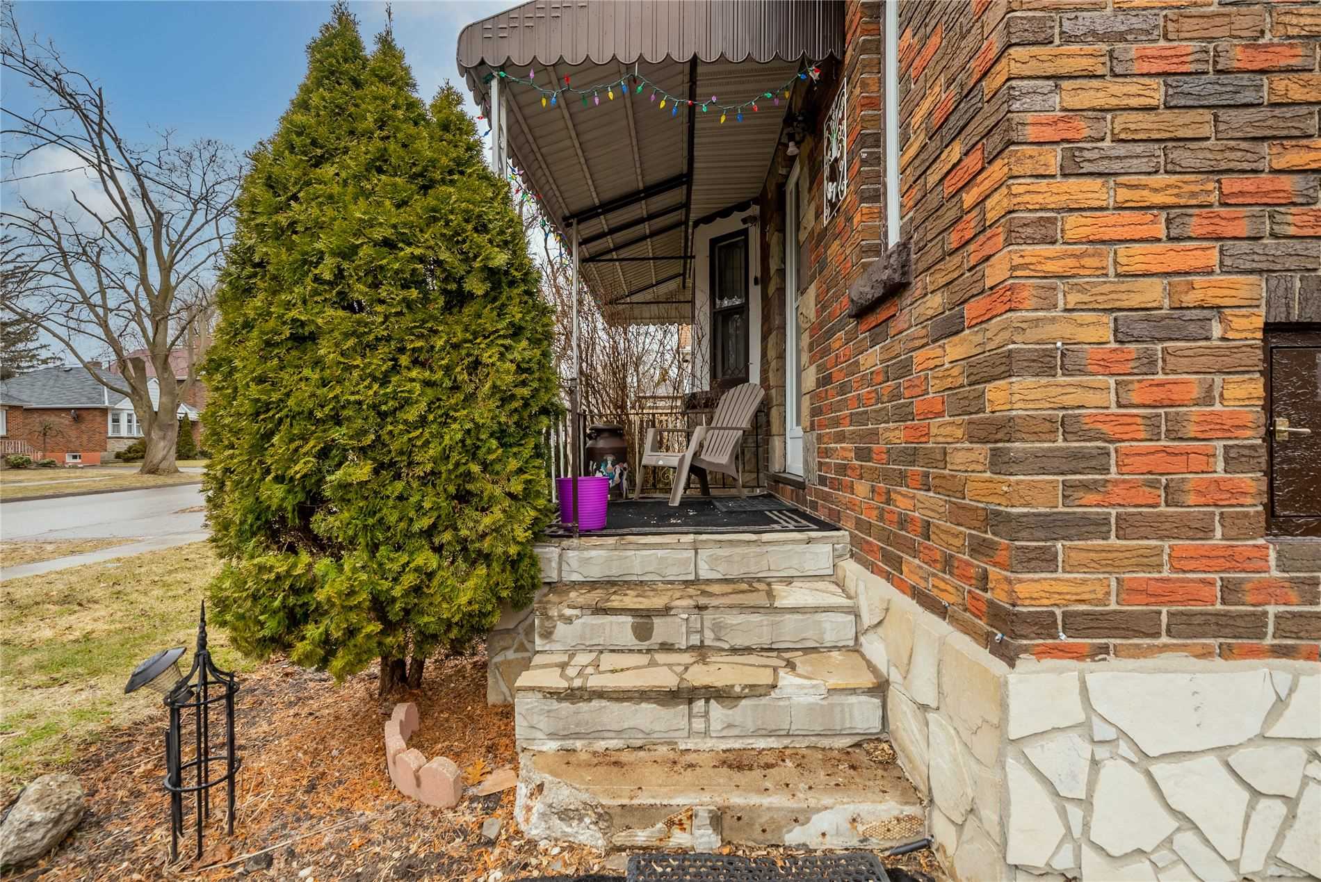 87 Cadillac Ave S
