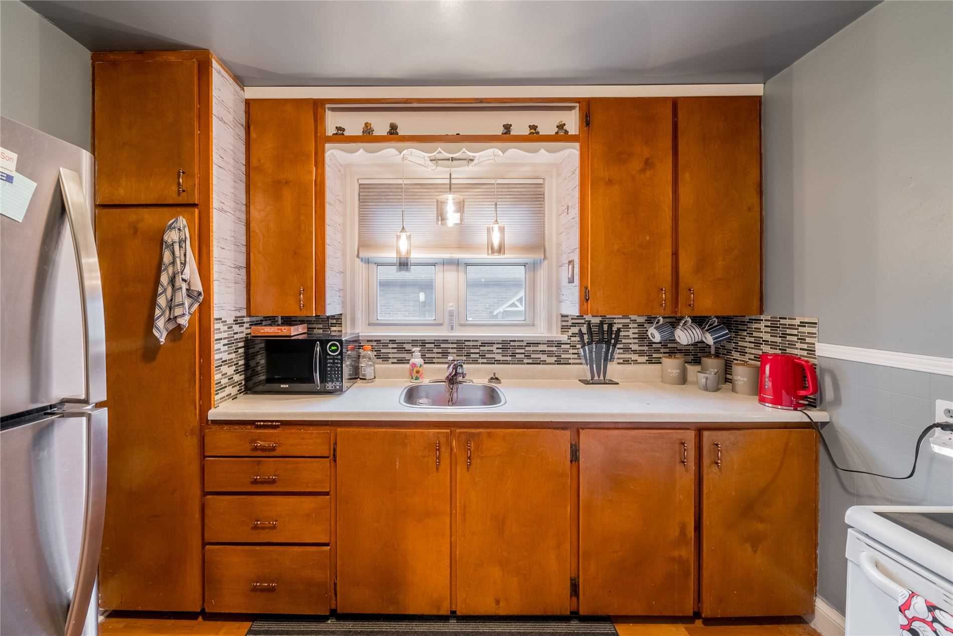87 Cadillac Ave S