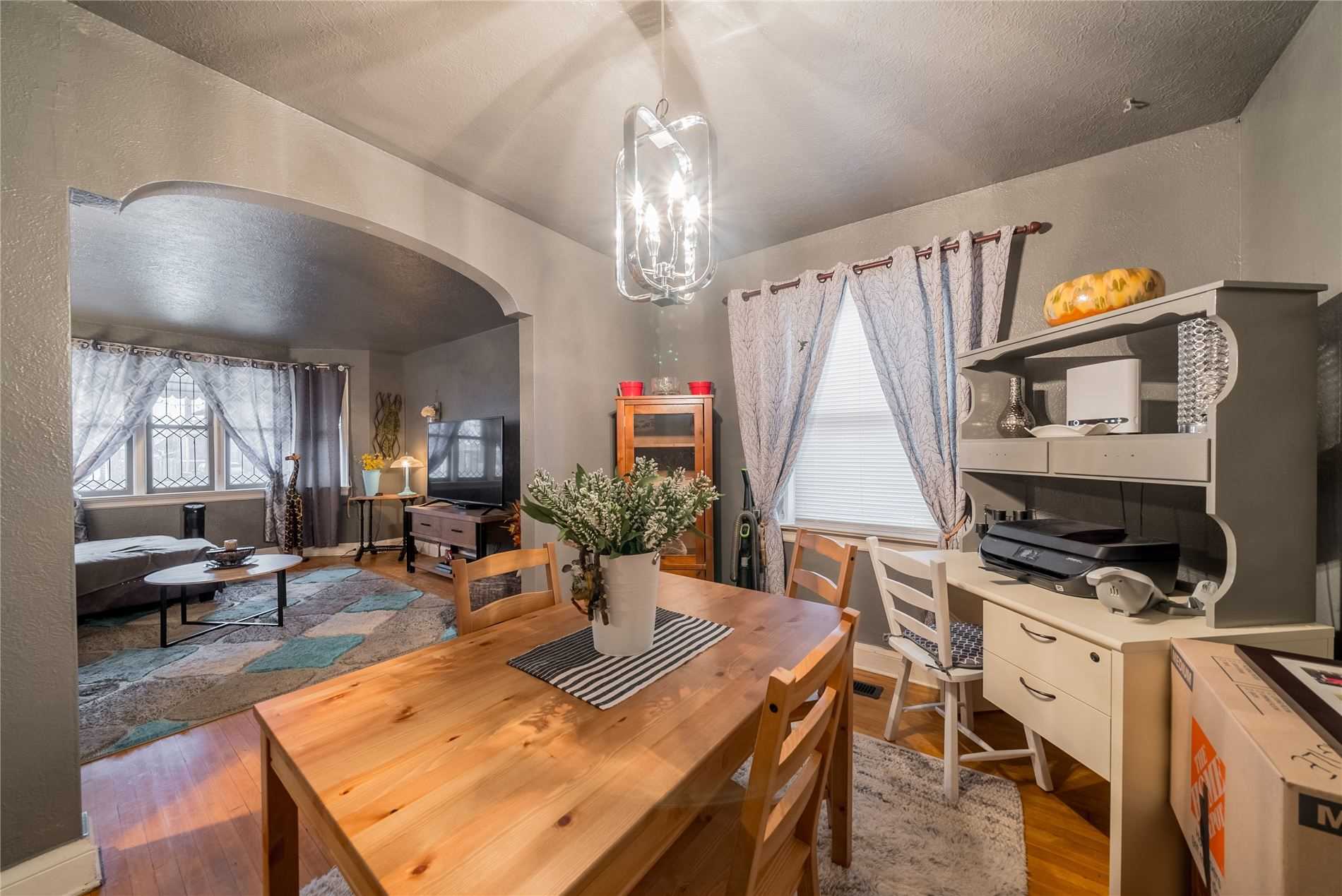 87 Cadillac Ave S