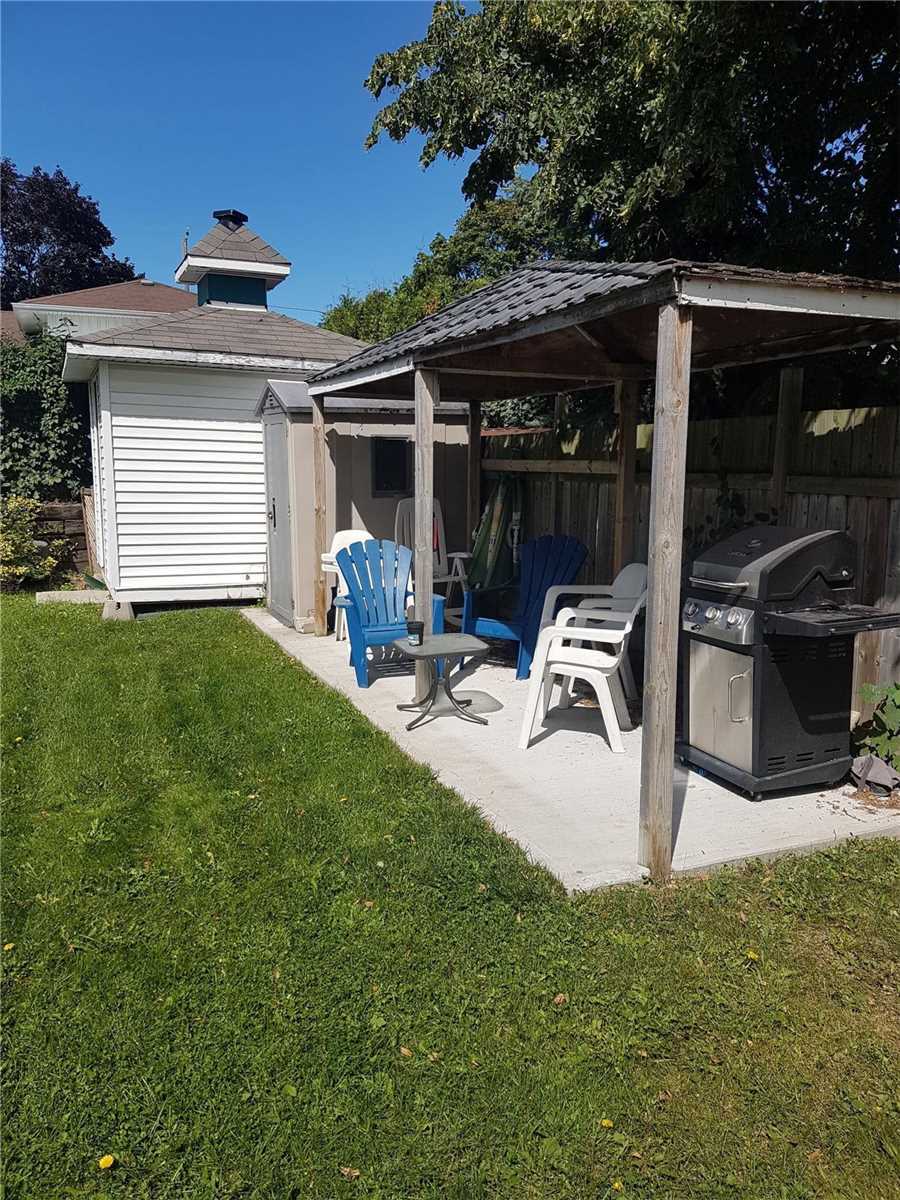 81 Parkway Cres