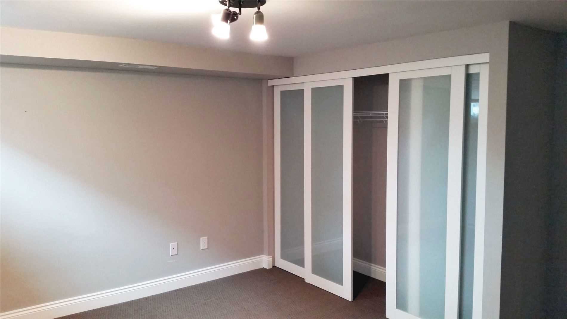 81 Parkway Cres