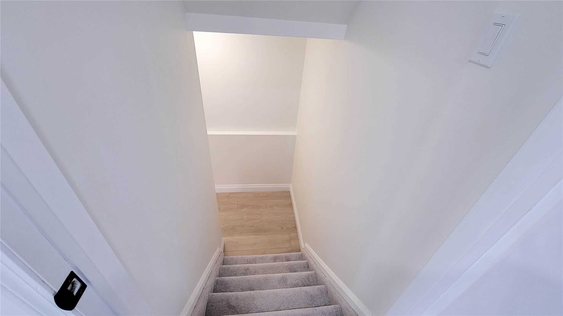 1657 Erindale Cres