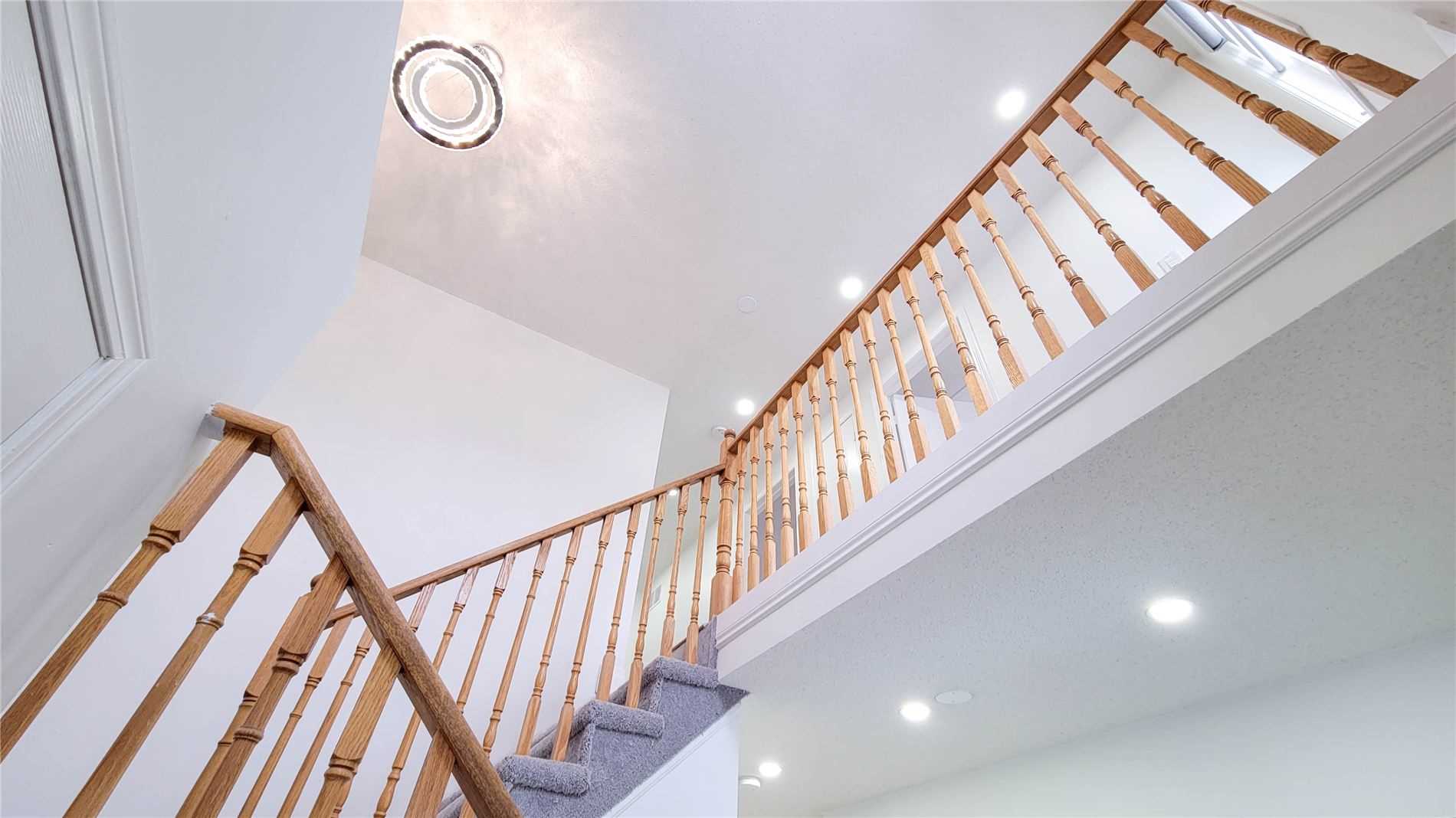 1657 Erindale Cres