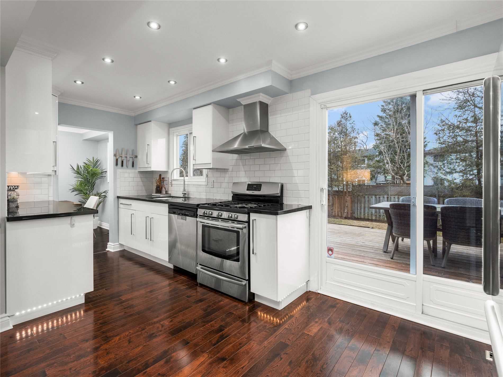 62 Swanston Cres
