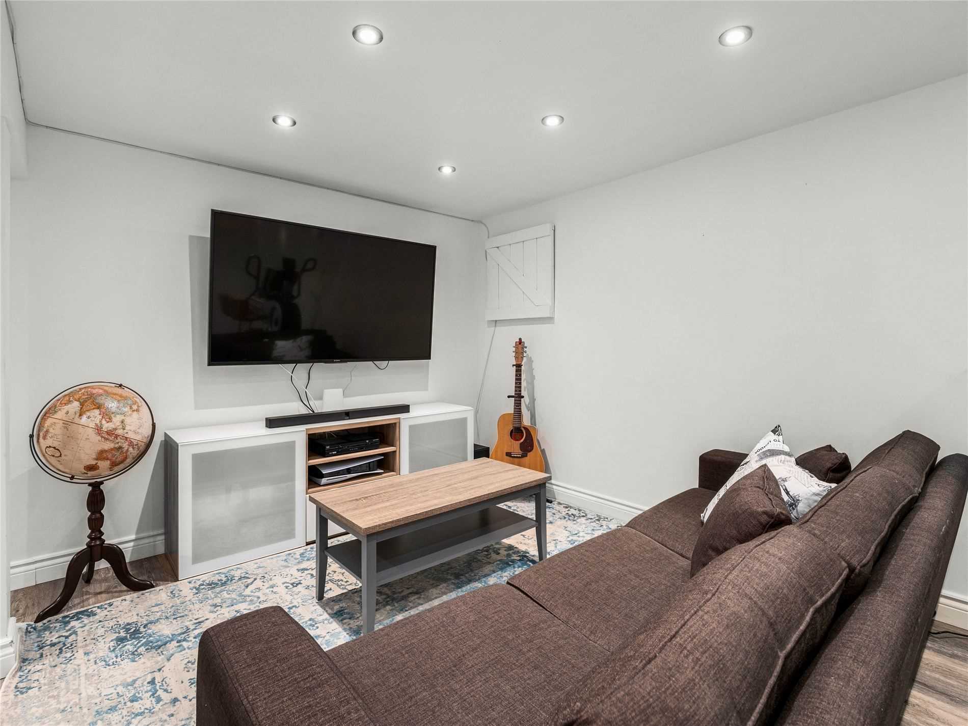 62 Swanston Cres