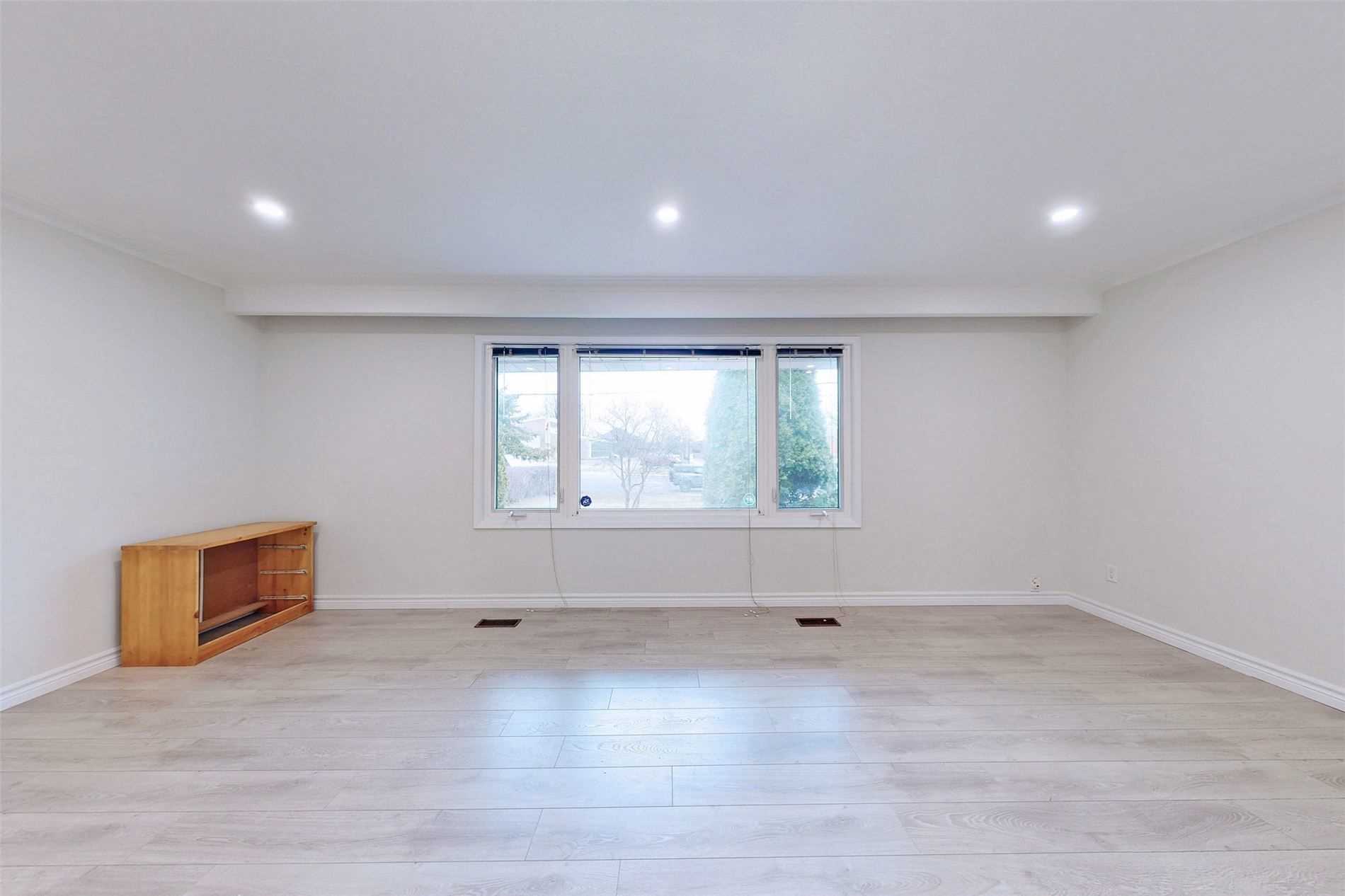 740 Meadowvale Rd