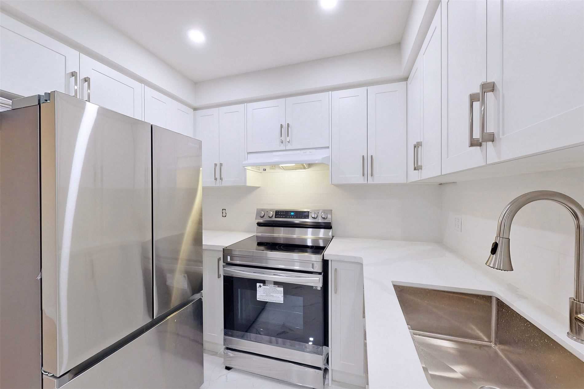 740 Meadowvale Rd