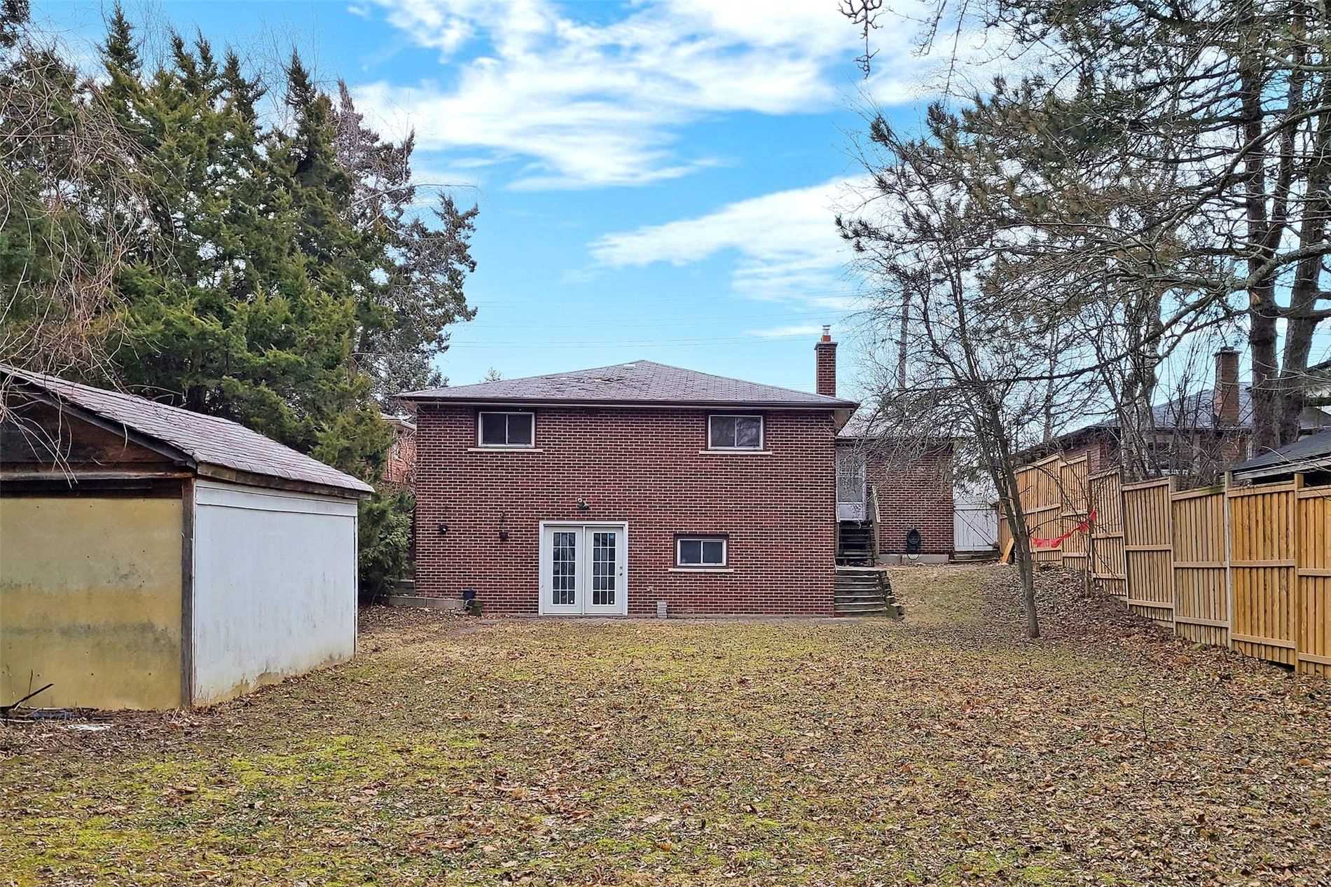 740 Meadowvale Rd