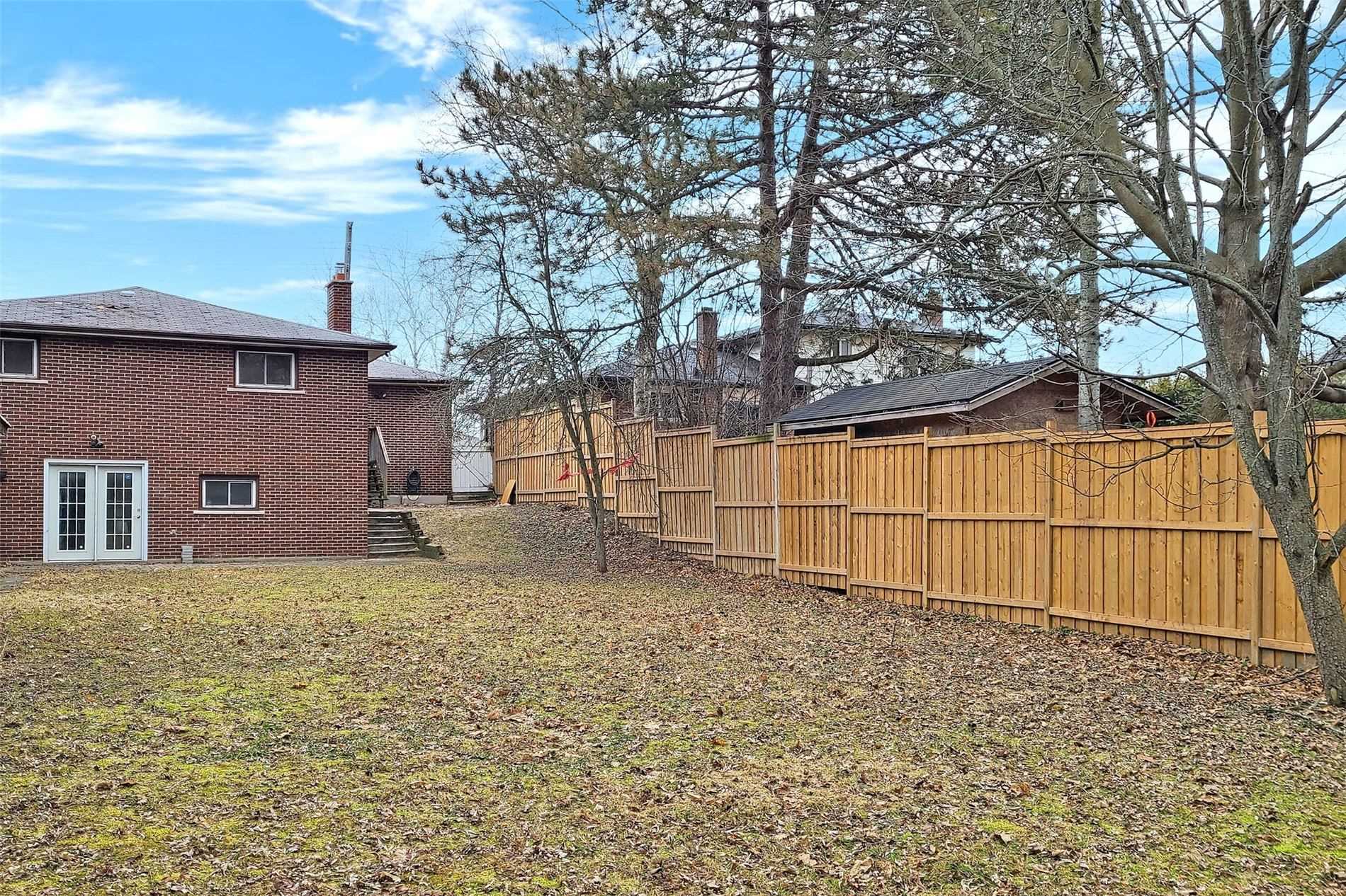 740 Meadowvale Rd