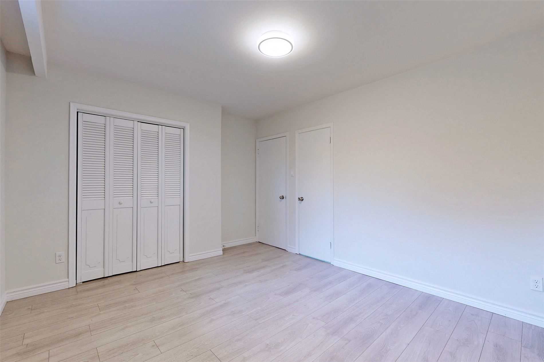 740 Meadowvale Rd