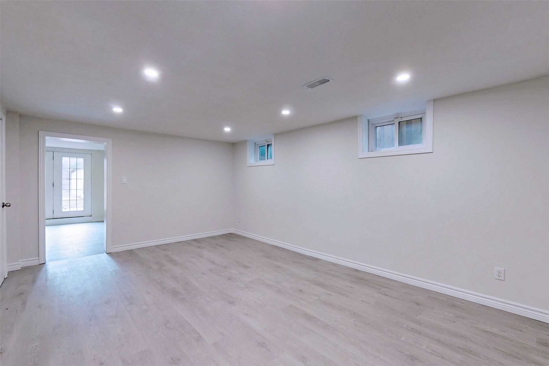 740 Meadowvale Rd