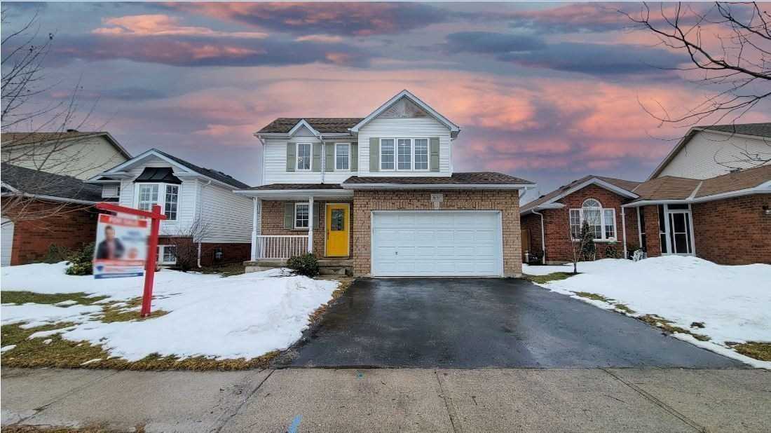 1657 Erindale Cres