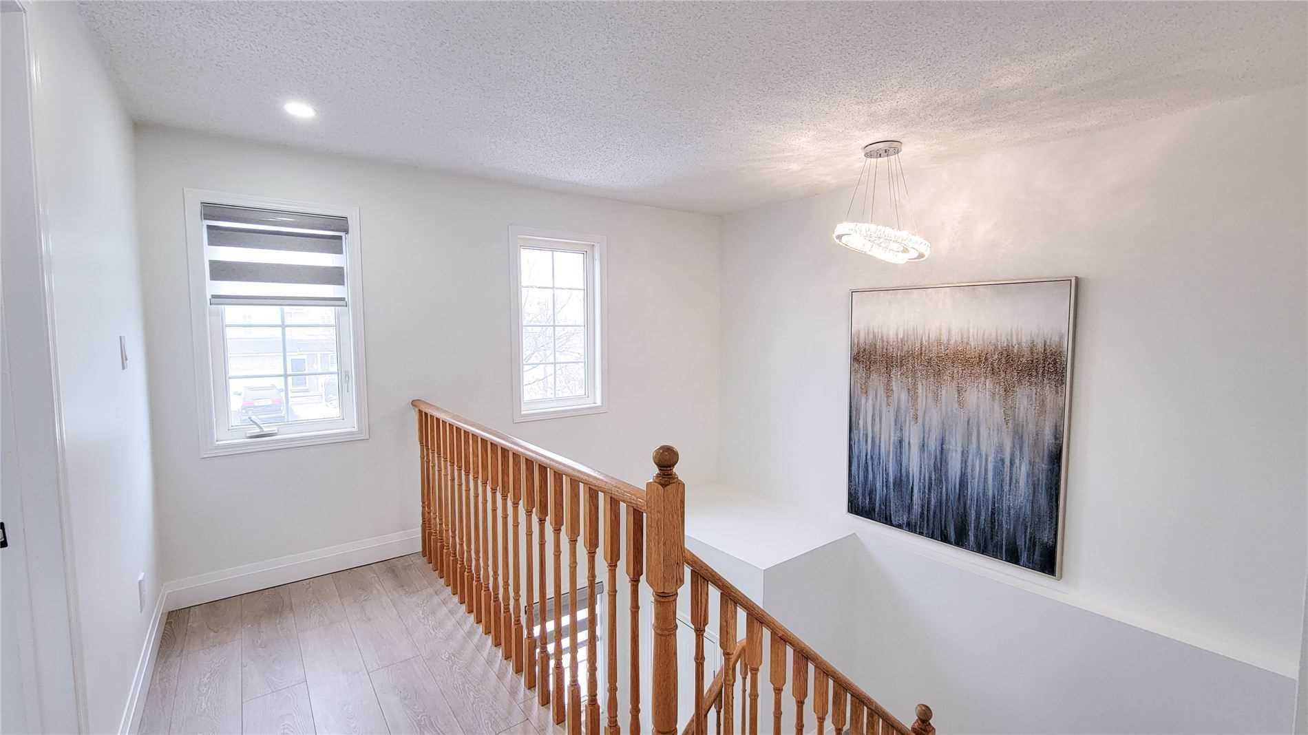 1657 Erindale Cres
