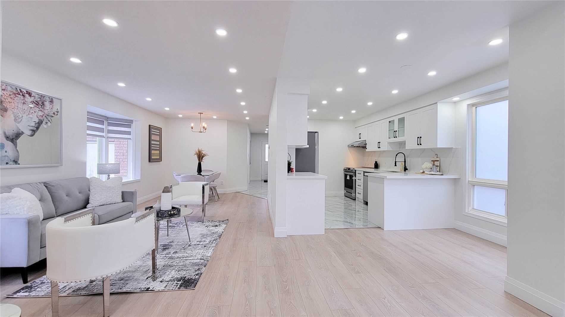 1657 Erindale Cres