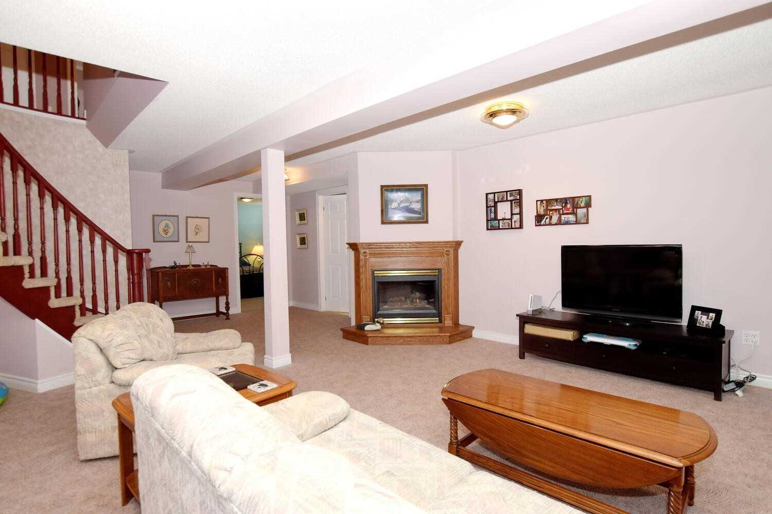 207 Aldred Dr