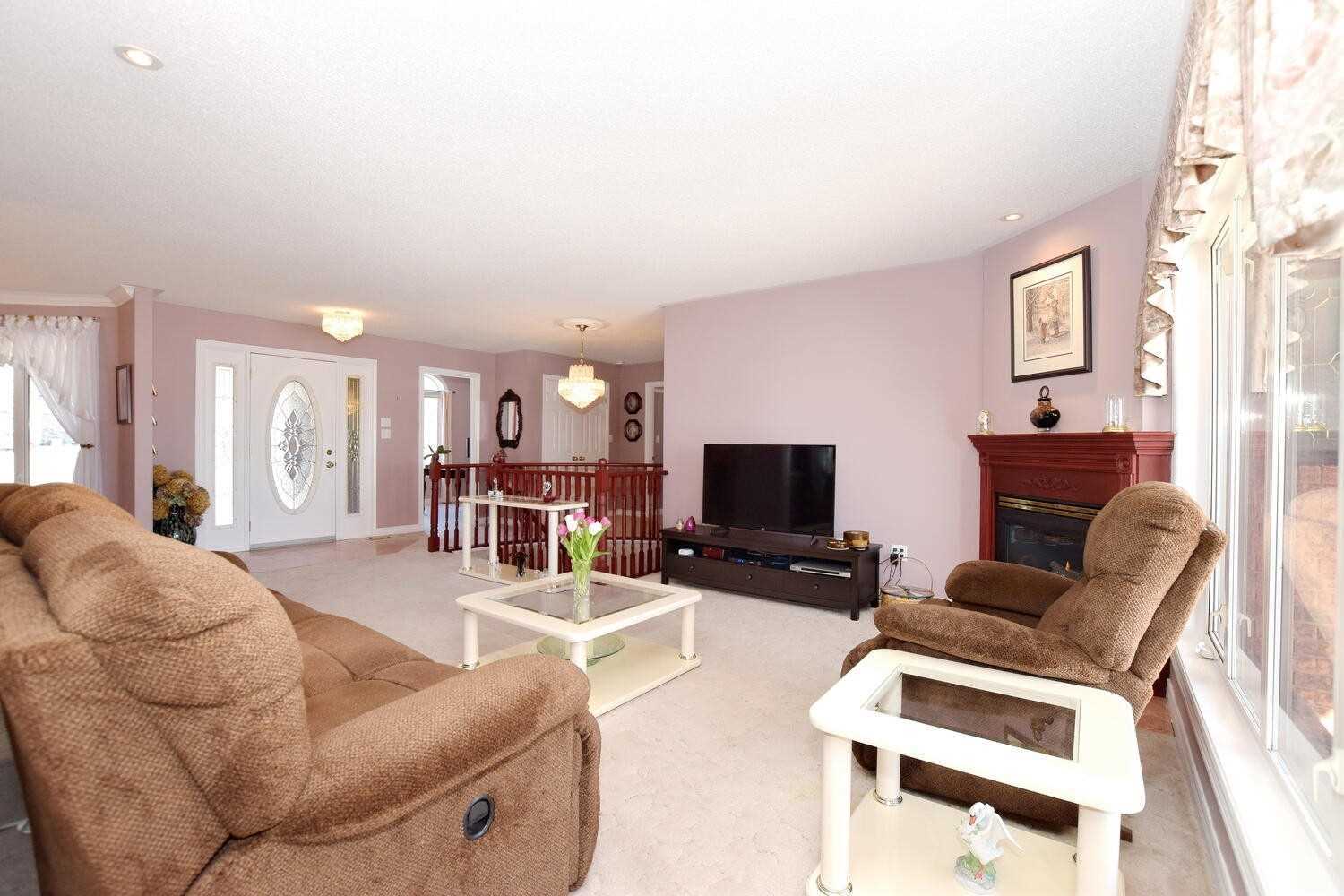 207 Aldred Dr